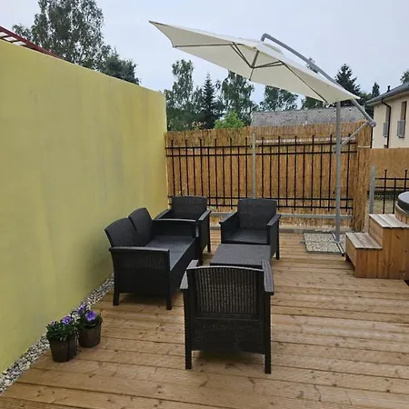 Na Farme Se Saunou A Virivkou, I S Jizdou Na Koni *