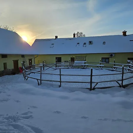 Na Farme Se Saunou A Virivkou, I S Jizdou Na Koni Vendégház